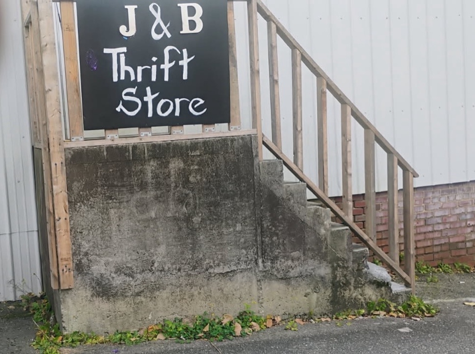 Store entrance staircase